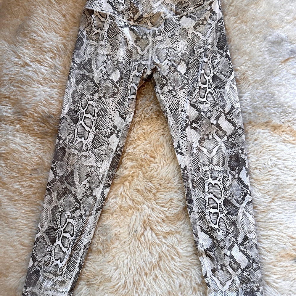 Victoria’s Secret PINK snakeskin sport athletic leggings hipster yoga